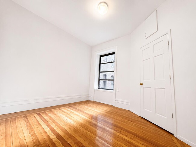 Photo - 182 Claremont Ave Unidad 1