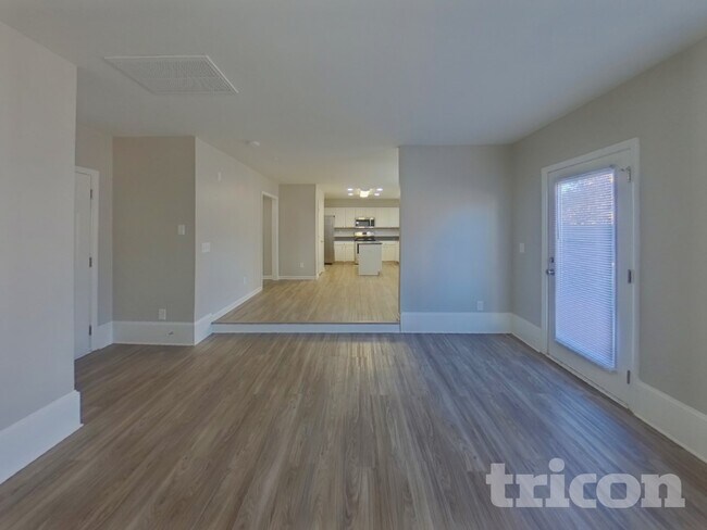 Photo - 1916 Lexington Ave