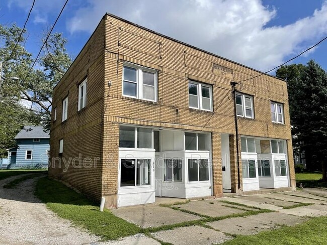 Building Photo - 815-817 Johnston St