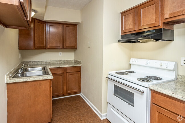 2BR, 1BA - 709 SF - Kitchen
