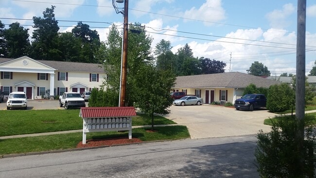 Photo - 152 E 6th St