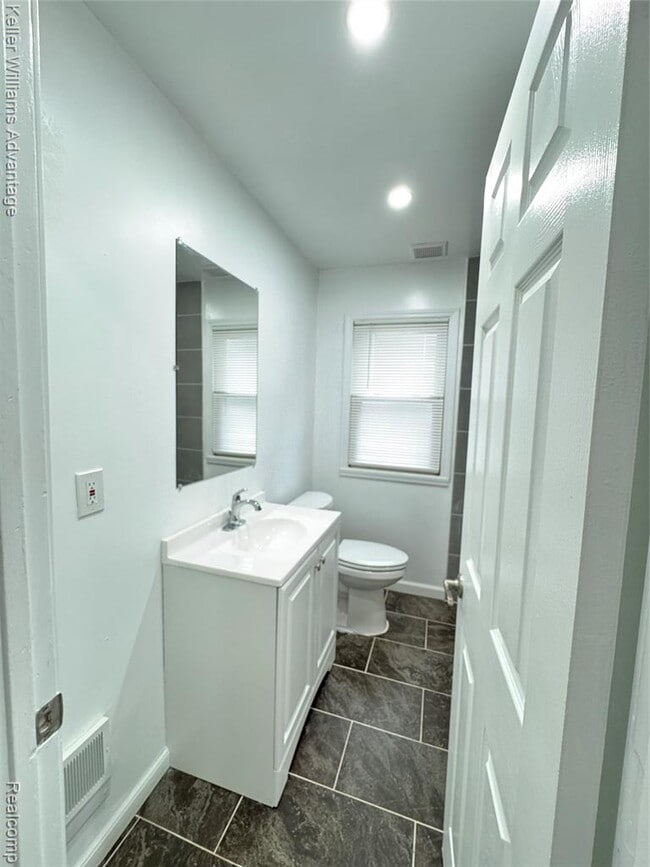 Photo - 8841 Auburn St