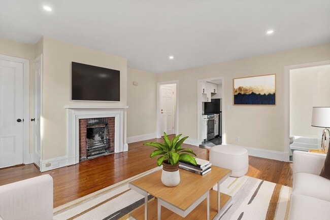 Photo - 41 Concord Ave Unidad 3B