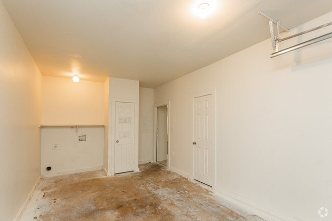4BR, 2BA - 1442SF Attached Garage With Washer & Dryer Hook-Ups