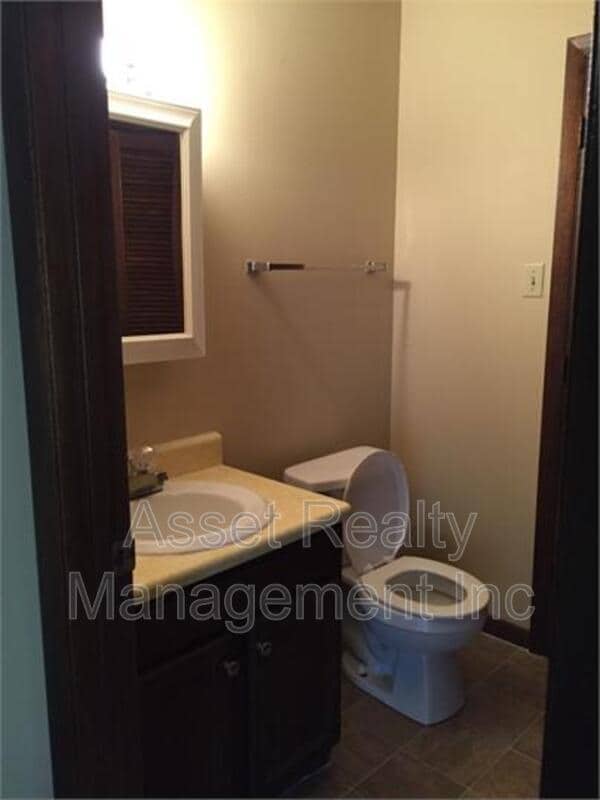 Photo - 504 Cedartop Ln NW Rental