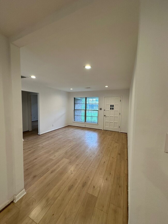 Photo - 4410 Billingsley St