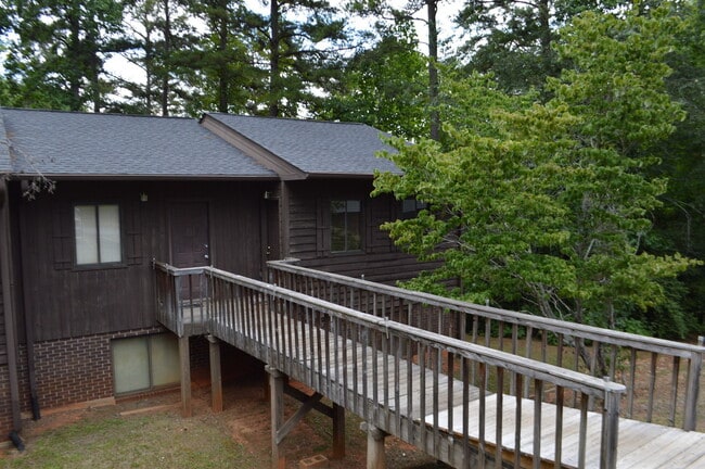 Photo - 2 Bedroom on McCellion Ave!
