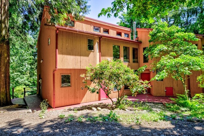 Photo - Private 3 Bedroom Home in the Woods