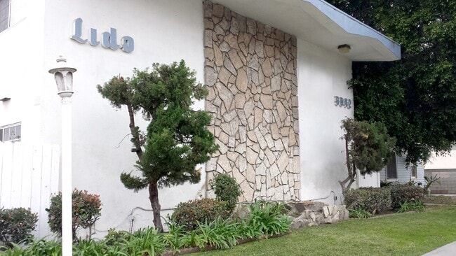 Photo - 9842 Ramona St