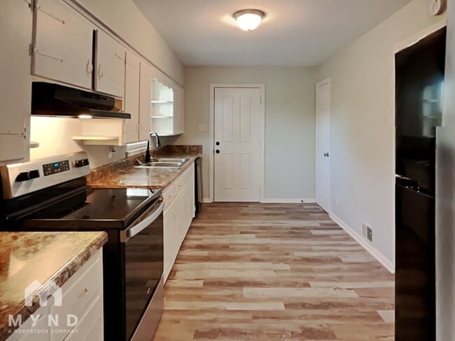 Photo - 3420 Avenue Q