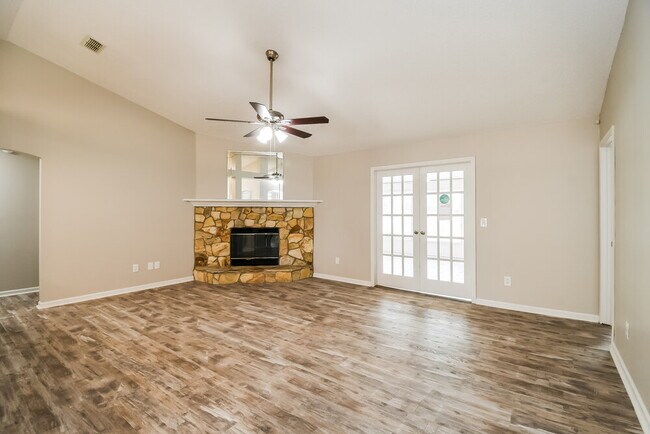 Photo - 1630 Farm Way