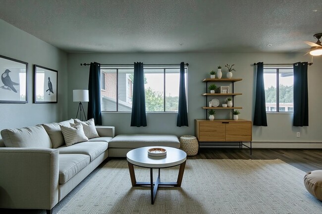 Building Photo - 1140 Walnut Ave Unit 1140 Walnut Avenue #22