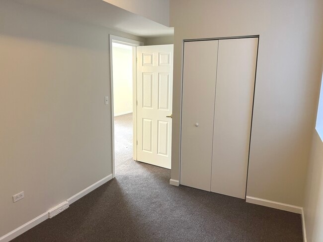 Photo - 4822 W Berteau Ave