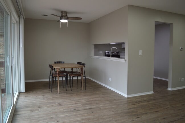 Photo - 255 E Court of Shorewood Unit 8