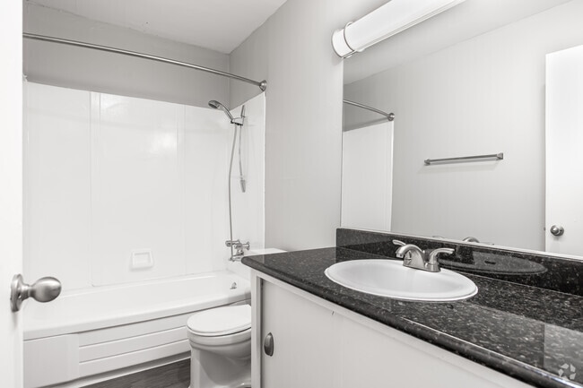 3BR, 1.5BA - Redwood