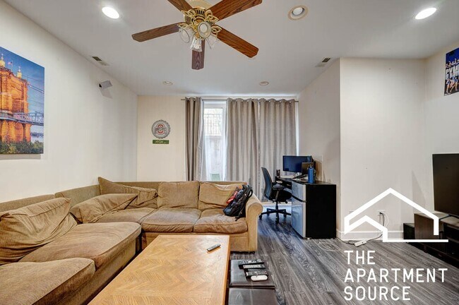 Photo - 3739 N Sheffield Ave Unidad 1