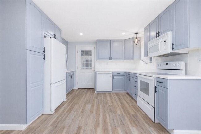 Photo - 4 Longmeadow Ave