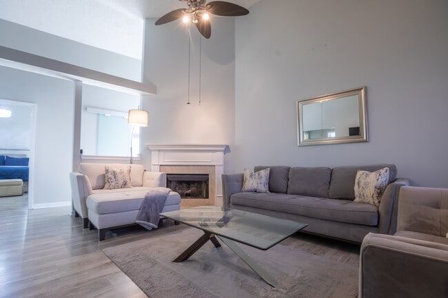 Photo - 5464 Daniel Ray Dr