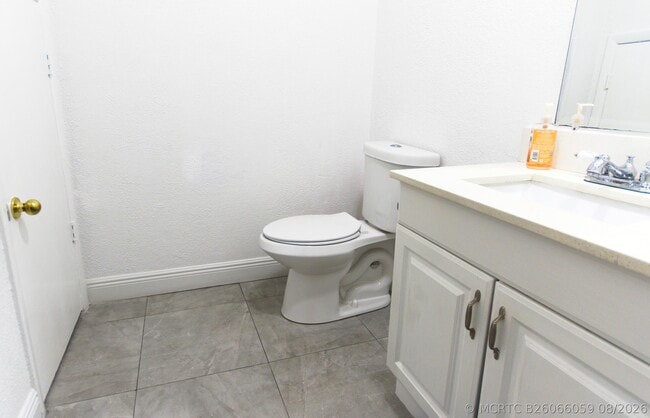 4225 Turnberry Cir