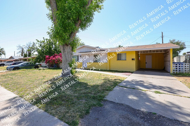 Photo - 335 E Papago Dr
