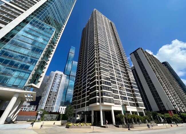 Building Photo - 360 E Randolph St Unit #3105 Rental