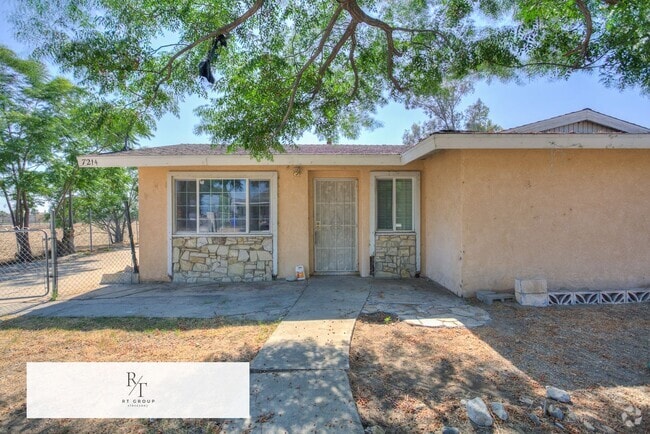 Building Photo - Spacious 4-Bedroom Home on Nearly 1 Acre –...