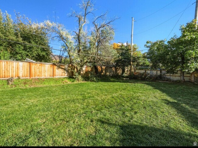 Photo - 2036 Highland View Cir