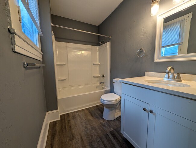 Photo - 1017 Ferdinand Ave SW