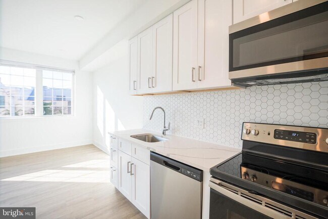 Photo - 1324 Frankford Ave Unit 413