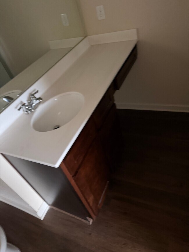 Photo - 503 Highwood Ln