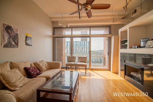 Building Photo - 933 W Van Buren St Unit 609 Rental