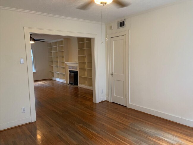 Photo - 2406 Elmen St