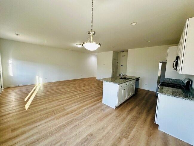 Photo - 1015 Gillespie Ln