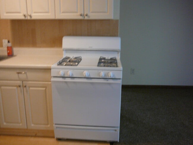 Photo - 457 W 8th St Unit 1st floor front #1