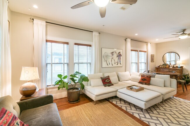 Photo - 1107 Walling St