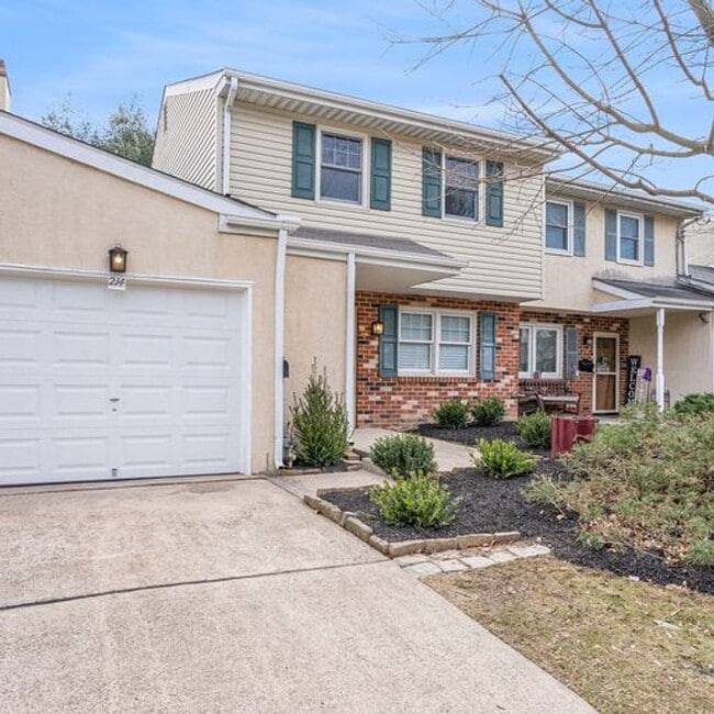 Photo - Beautifully updated 3 bedroom home in Ambler!!