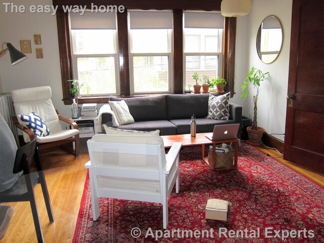 Building Photo - 163 Summer St Unit #8