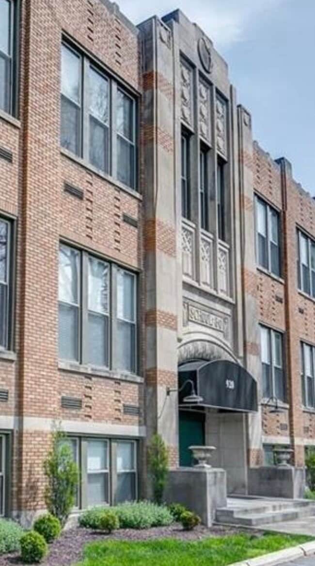 Building Photo - 920 E 62nd St Unit U6 Rental