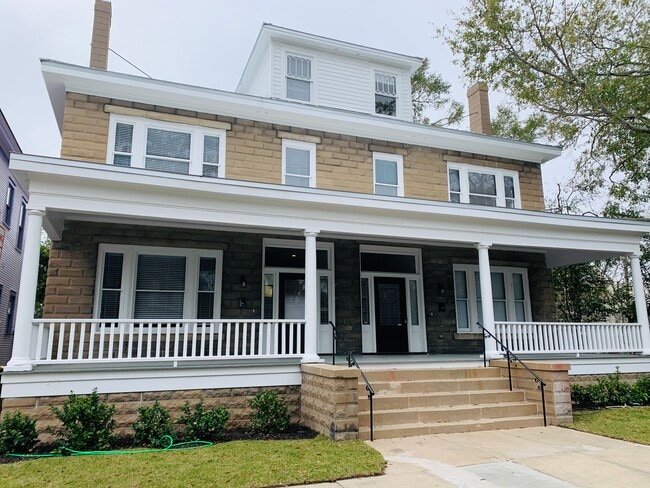 Photo - 21 E 40th St