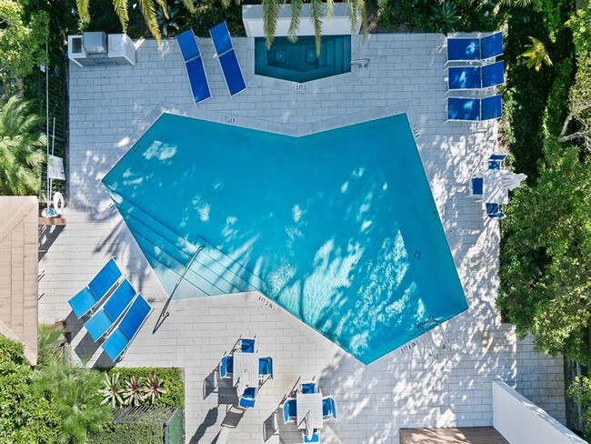 Photo - 3040 N Ocean Blvd Unidad N204