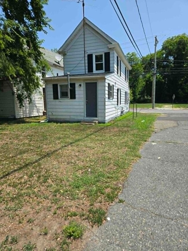 Photo - 913 Pine St
