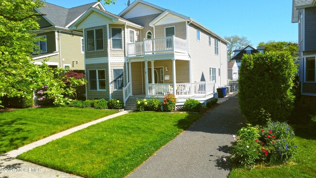 Building Photo - 508 6th Ave