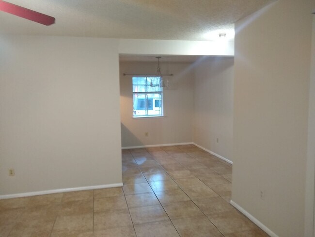 Photo - 7733 Bles Ave Unidad A