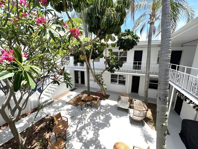 425 North - Your Downtown St. Pete Home