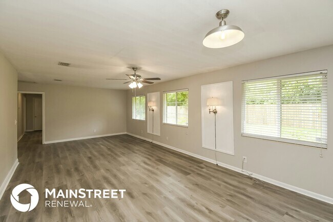 Photo - 1555 Shirl Ln