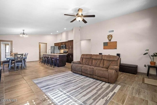 Photo - 1917 Tim Foster St