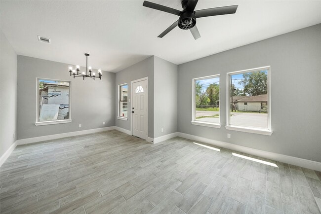 Building Photo - 4205 Elmwood St