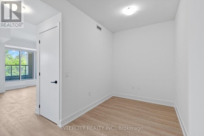 Photo - 2075 King Rd Unit 328