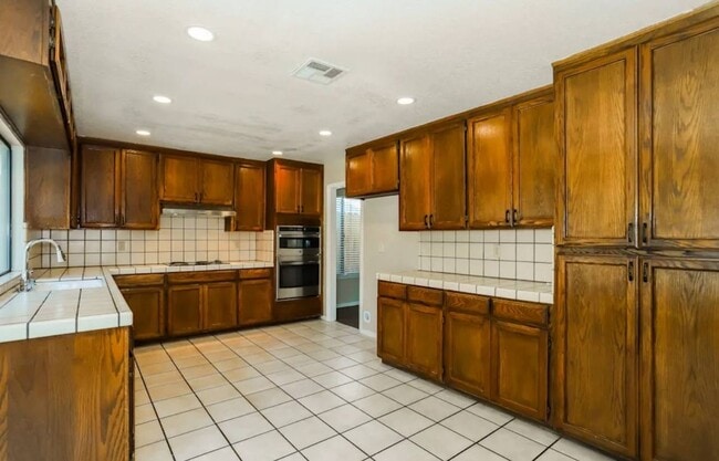 Photo - 40040 Pasadena Dr