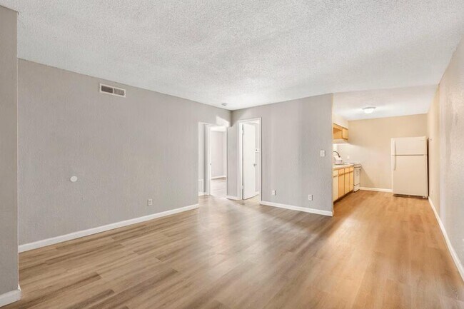 Photo - 865 S Douglas Ave